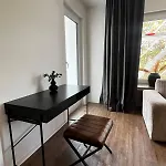 Messe Essen, Modernes Mit Kueche, Smart-tv Und Separatem Schlafzimmer, Self-check-in Apartment