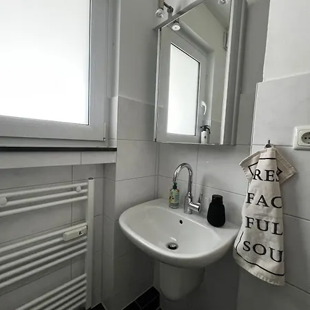 Messe Essen, Modernes Mit Kueche, Smart-tv Und Separatem Schlafzimmer, Self-check-in *