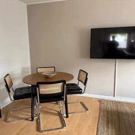 Messe Essen, Modernes Apartment Mit Kueche, Smart-Tv Und Separatem Schlafzimmer, Self-Check-In *