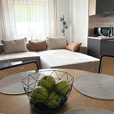 Premium Messe-apartment No 5 - Direkt Gegenueber Der Messe Mit Kueche, Smart-tv, Separates Schlafzimmer Apartamento *