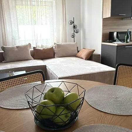 公寓 Messe Essen, Modernes Mit Kueche, Smart-tv Und Separatem Schlafzimmer, Self-check-in