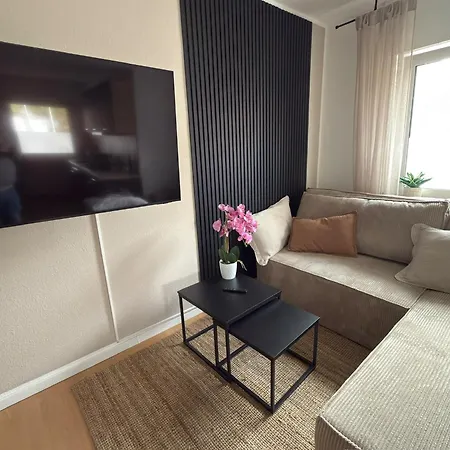 Messe Essen, Modernes Mit Kueche, Smart-tv Und Separatem Schlafzimmer, Self-check-in Essen
